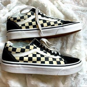 Checkered Vans Low Top Women’s 8.5